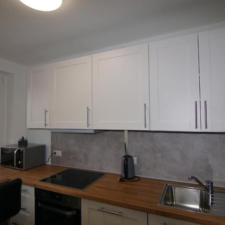 Deichliebe-Bullauge Apartment บือซุม ภายนอก รูปภาพ